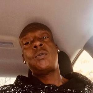 Meet your Posher, Dee